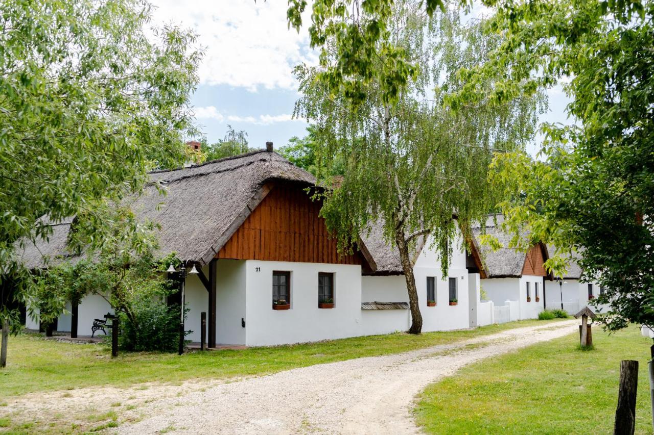 Hotel Bohém Birtok és Csárda Zamárdi Exterior foto