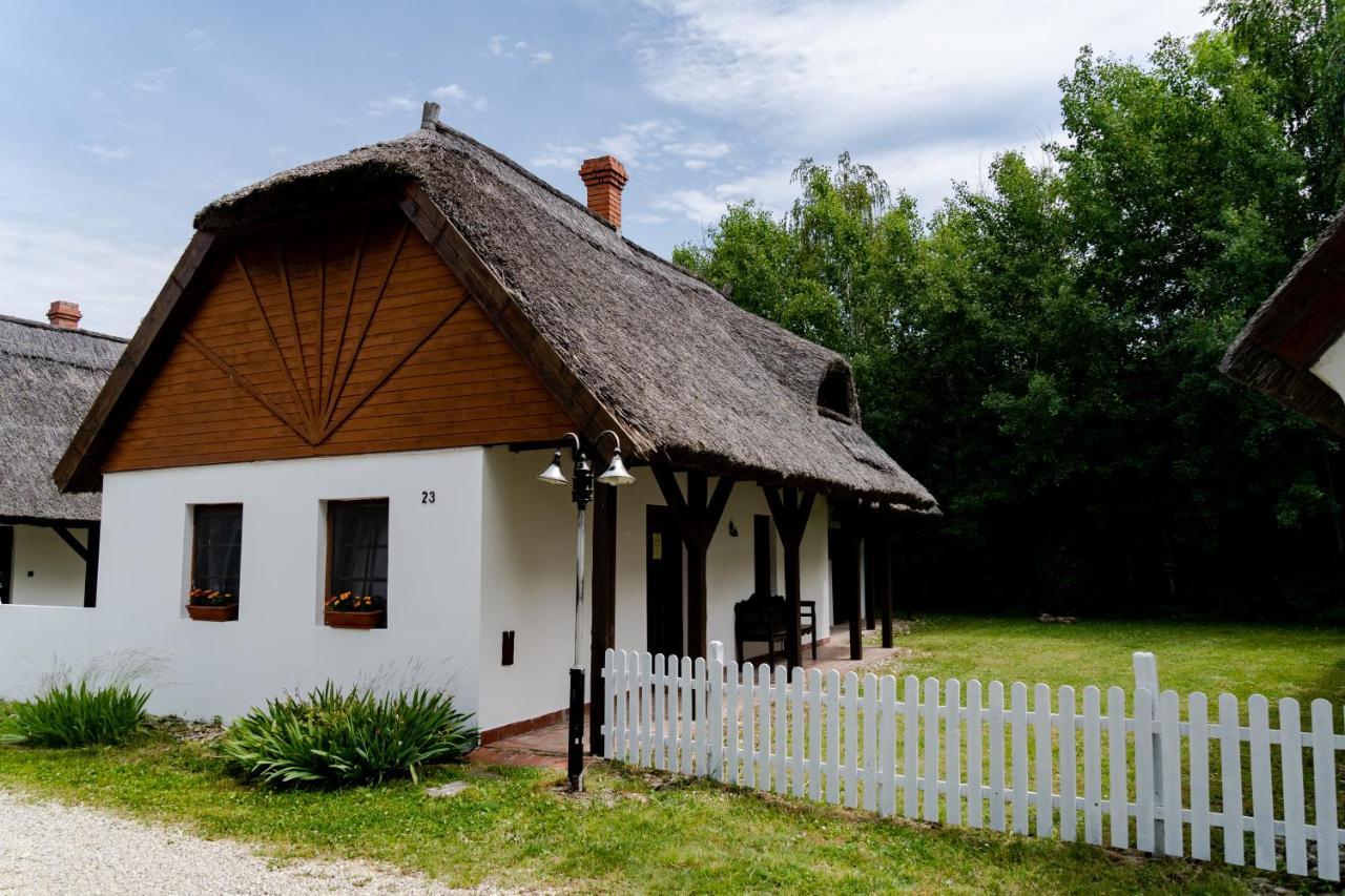 Hotel Bohém Birtok és Csárda Zamárdi Exterior foto