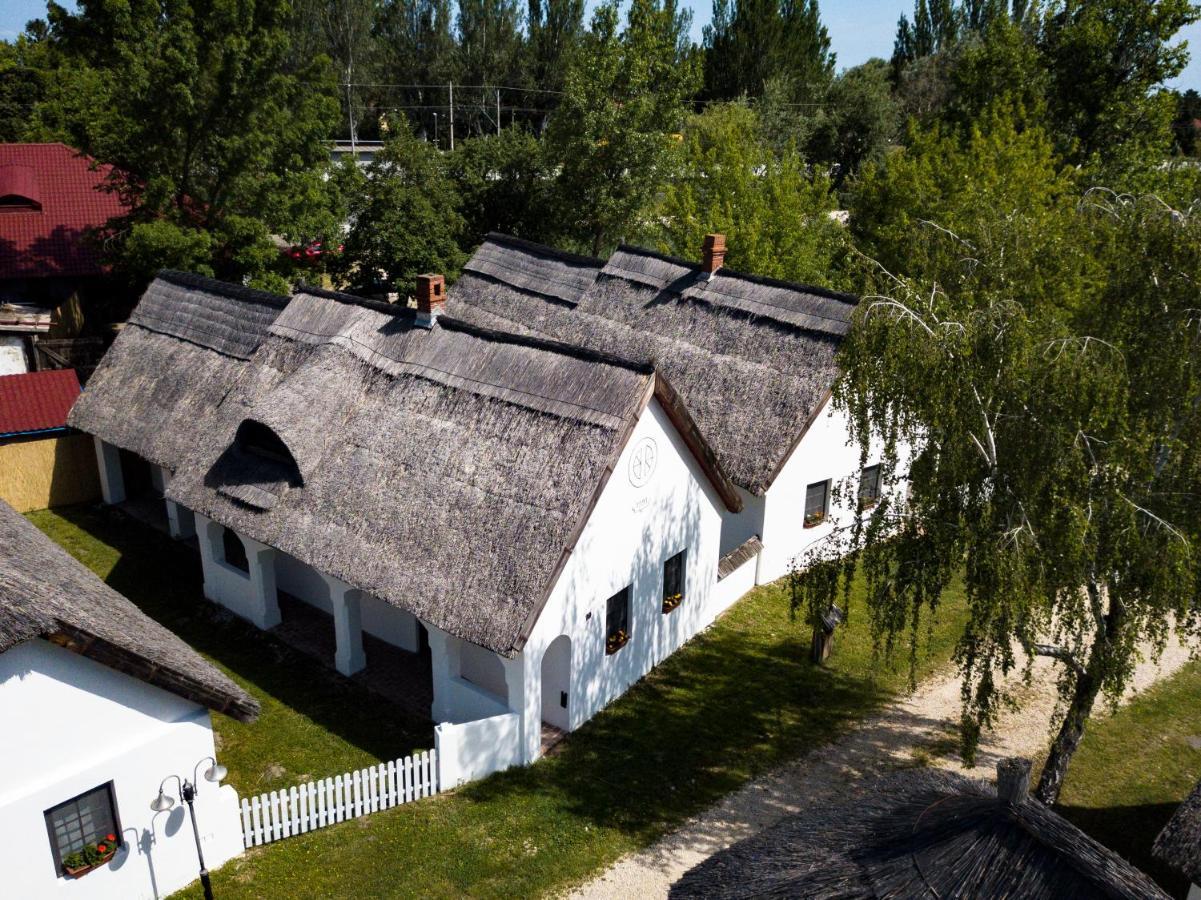 Hotel Bohém Birtok és Csárda Zamárdi Exterior foto