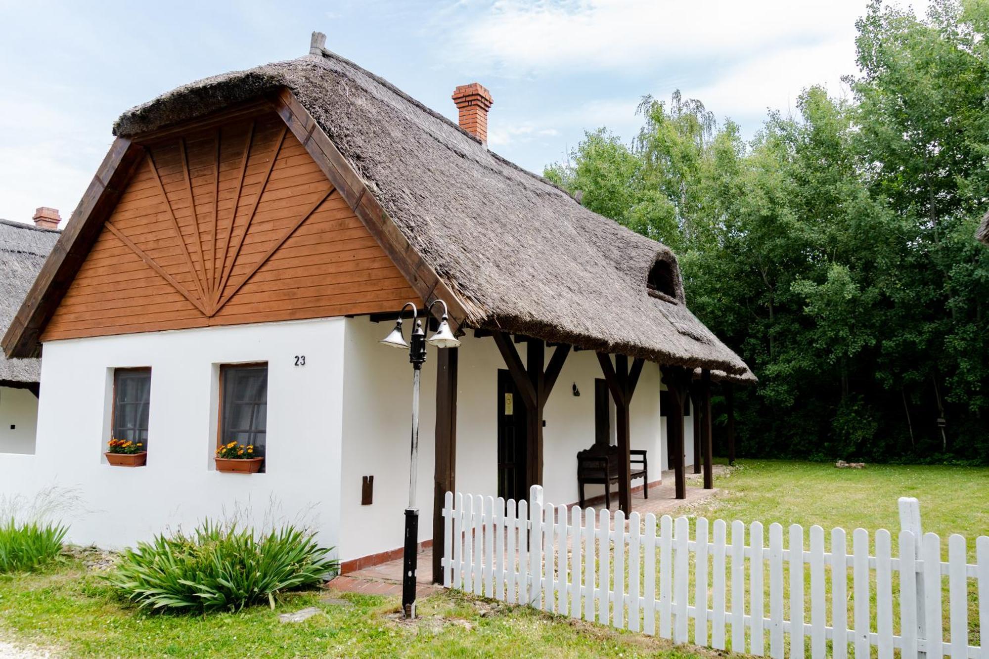 Hotel Bohém Birtok és Csárda Zamárdi Exterior foto