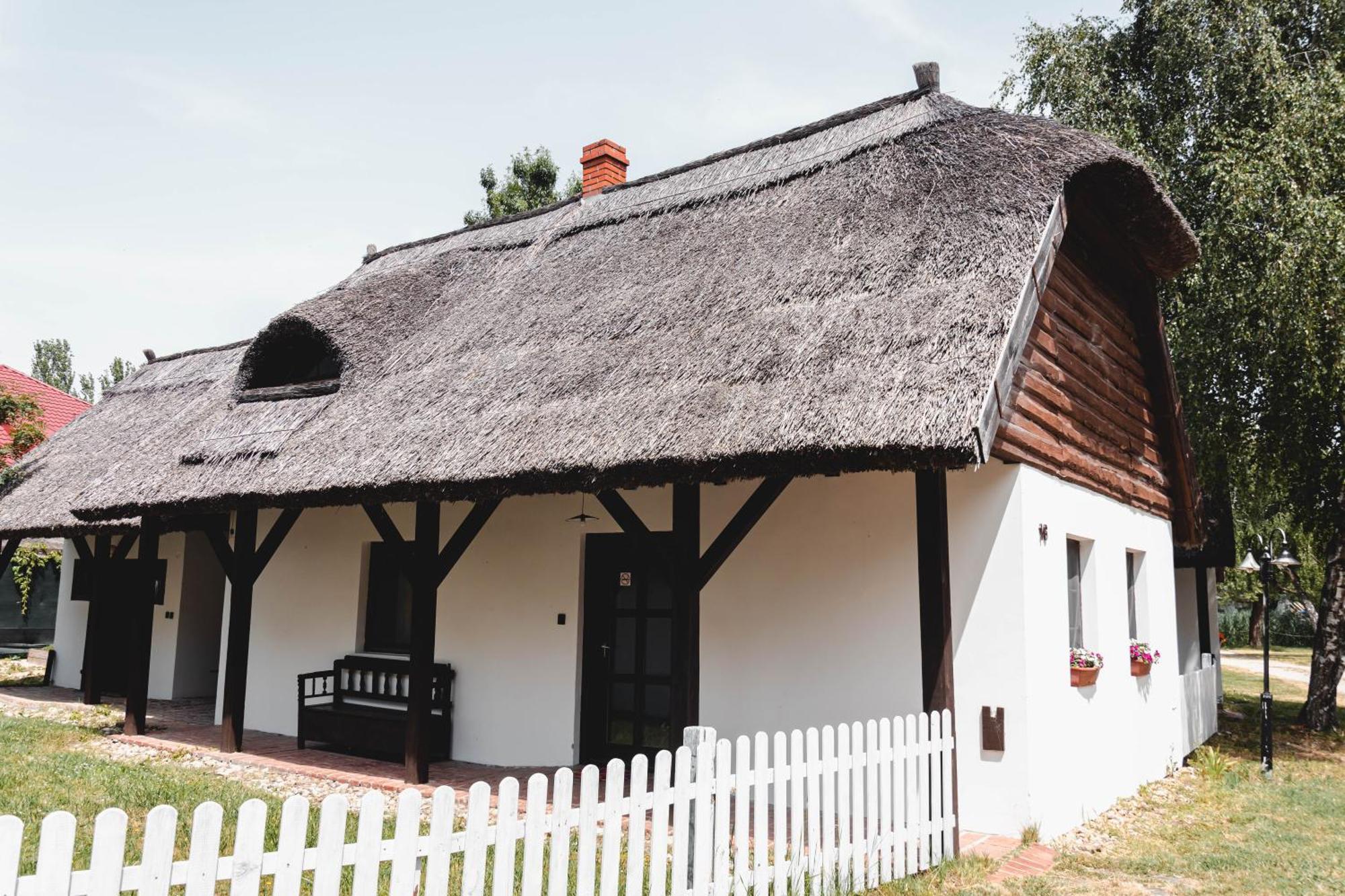 Hotel Bohém Birtok és Csárda Zamárdi Exterior foto