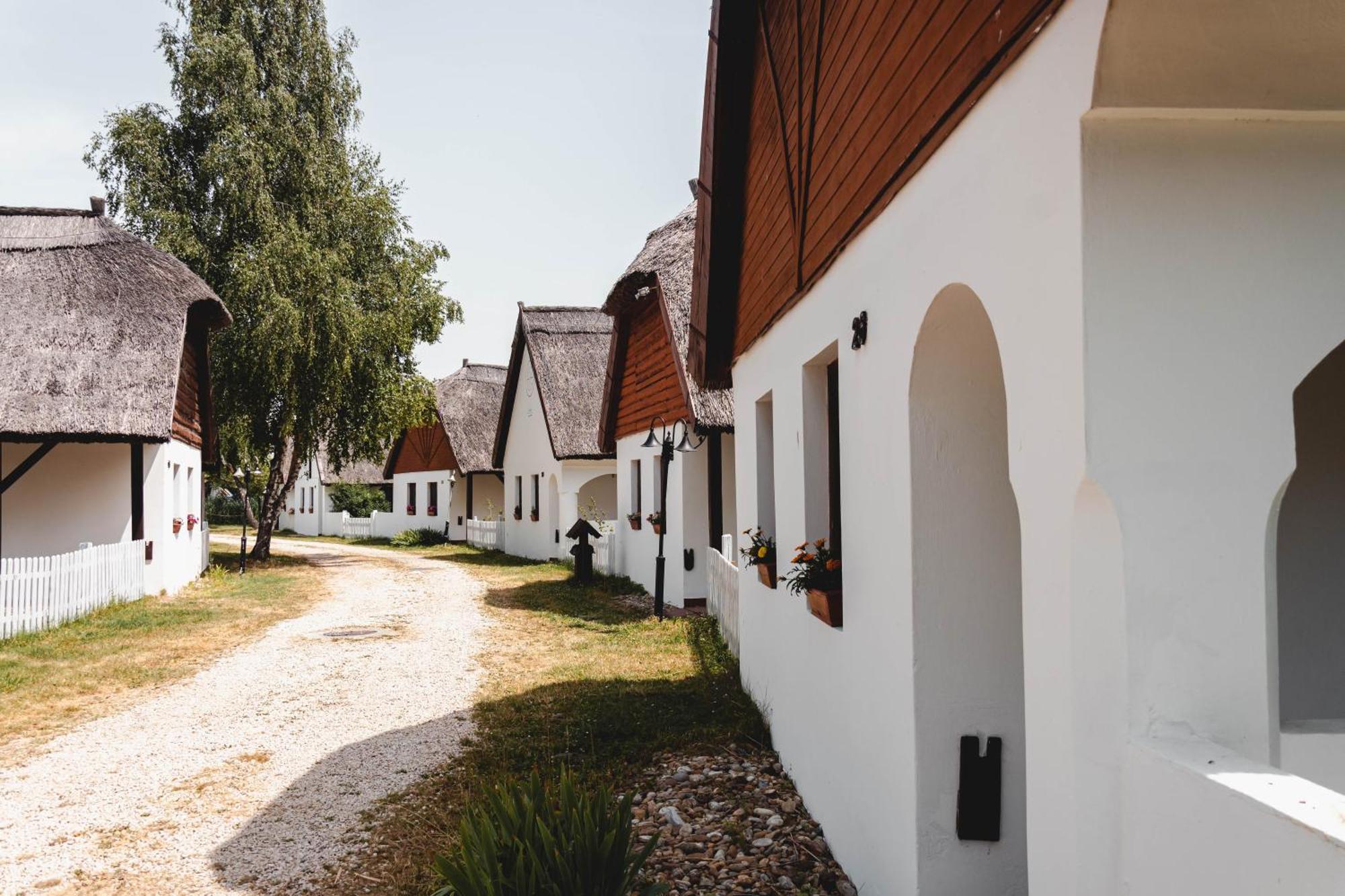 Hotel Bohém Birtok és Csárda Zamárdi Exterior foto