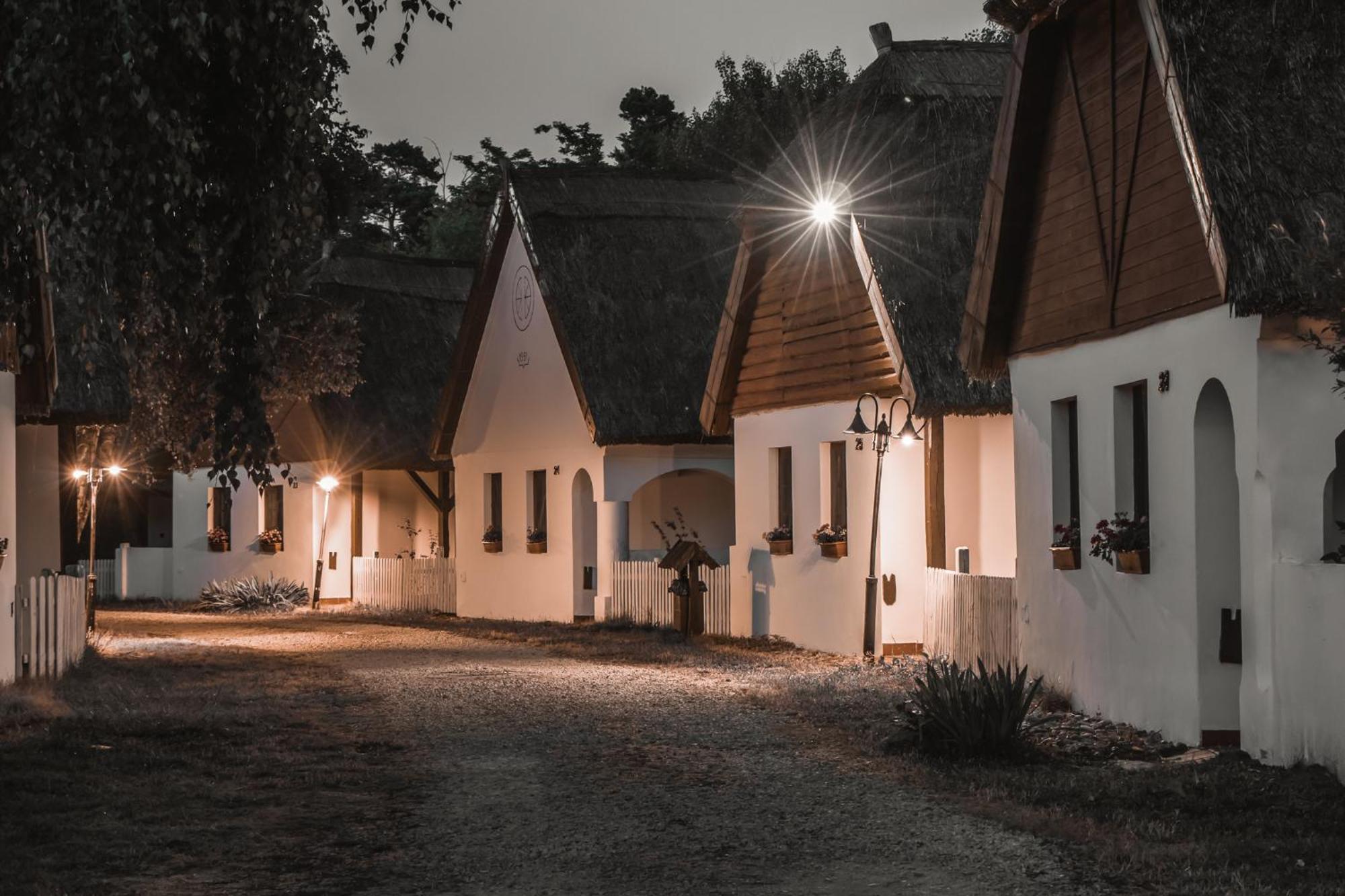 Hotel Bohém Birtok és Csárda Zamárdi Exterior foto