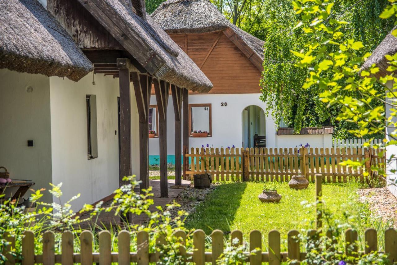 Hotel Bohém Birtok és Csárda Zamárdi Exterior foto