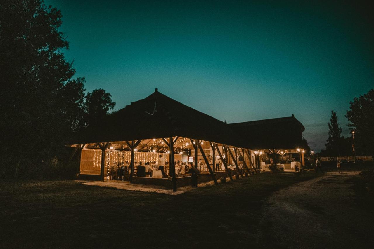 Hotel Bohém Birtok és Csárda Zamárdi Exterior foto